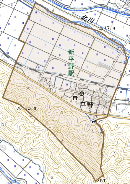平野とその周辺の地図。町の範囲を重ねている