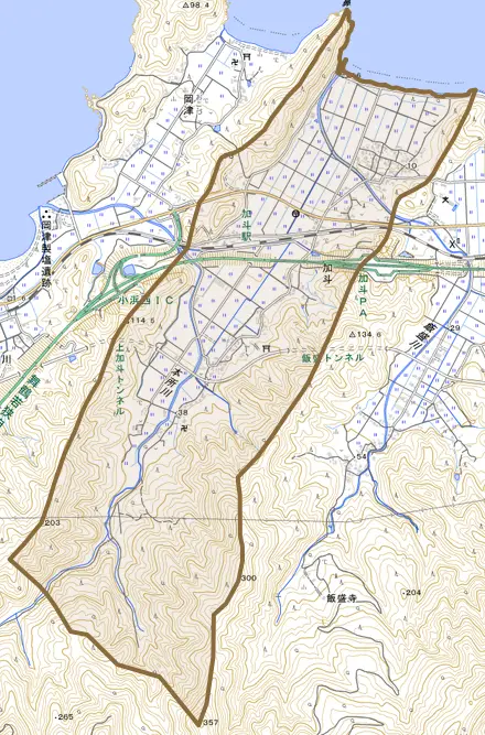 加斗とその周辺の地図。町の範囲を重ねている