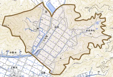 加茂とその周辺の地図。町の範囲を重ねている
