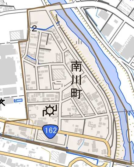 南川町とその周辺の地図。町の範囲を重ねている