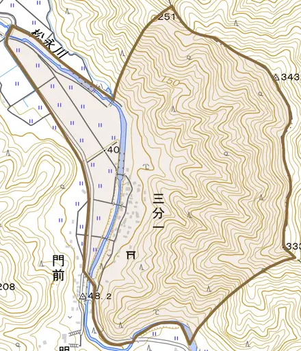 三分一とその周辺の地図。町の範囲を重ねている