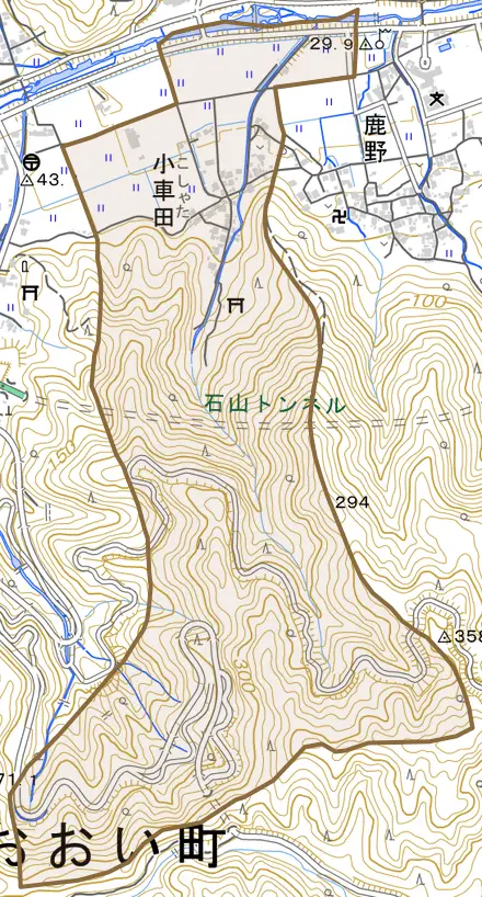 小車田とその周辺の地図。町の範囲を重ねている