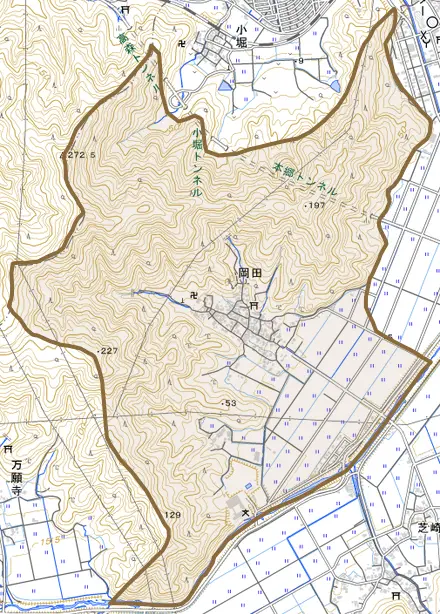岡田とその周辺の地図。町の範囲を重ねている