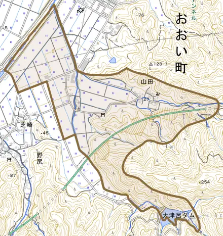 山田とその周辺の地図。町の範囲を重ねている