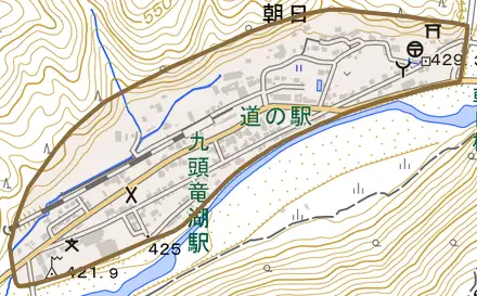 朝日とその周辺の地図。町の範囲を重ねている