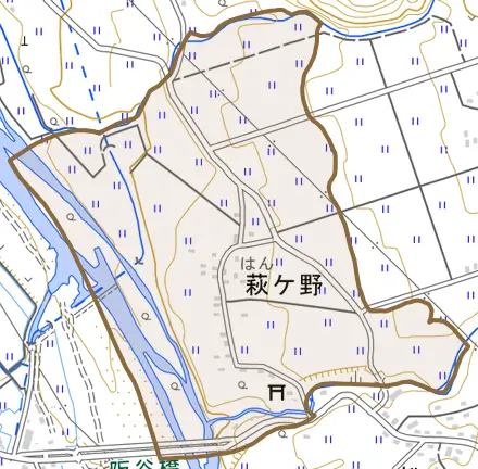 萩ケ野とその周辺の地図。町の範囲を重ねている