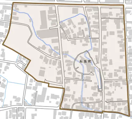 糸魚町とその周辺の地図。町の範囲を重ねている