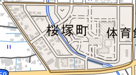 桜塚町とその周辺の地図。町の範囲を重ねている