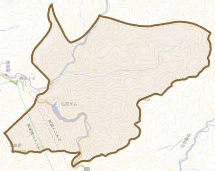 下打波とその周辺の地図。町の範囲を重ねている