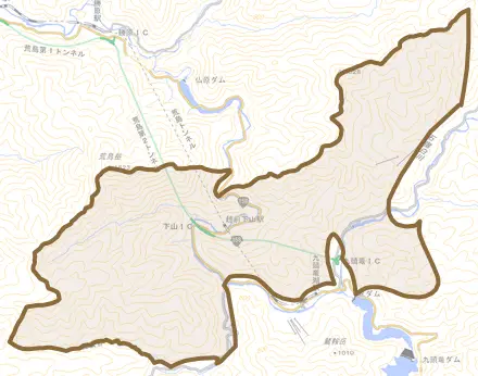 下山とその周辺の地図。町の範囲を重ねている