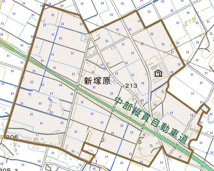 新塚原とその周辺の地図。町の範囲を重ねている