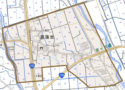 菖蒲池とその周辺の地図。町の範囲を重ねている