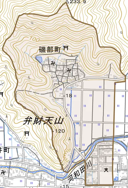 磯部町とその周辺の地図。町の範囲を重ねている