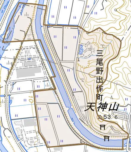 三尾野出作町とその周辺の地図。町の範囲を重ねている