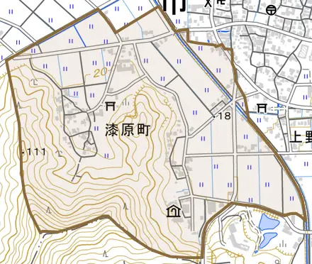 漆原町とその周辺の地図。町の範囲を重ねている
