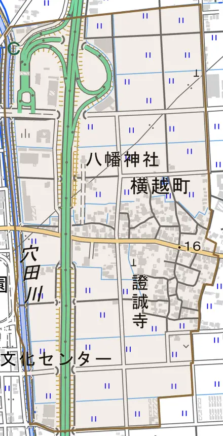 横越町とその周辺の地図。町の範囲を重ねている