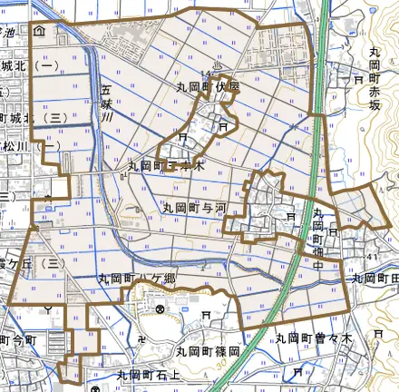 丸岡町八ケ郷とその周辺の地図。町の範囲を重ねている