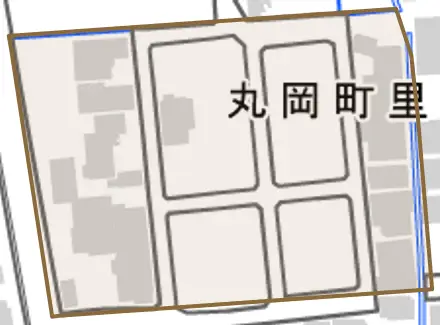 丸岡町里丸岡とその周辺の地図。町の範囲を重ねている