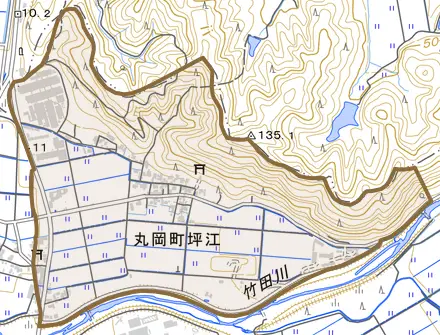 丸岡町坪江とその周辺の地図。町の範囲を重ねている