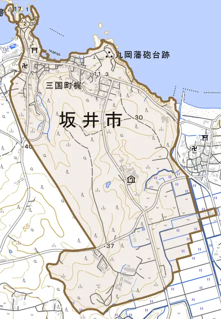 三国町梶とその周辺の地図。町の範囲を重ねている