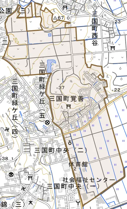 三国町覚善とその周辺の地図。町の範囲を重ねている