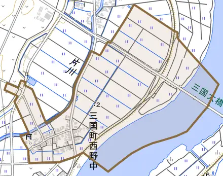 三国町西野中とその周辺の地図。町の範囲を重ねている