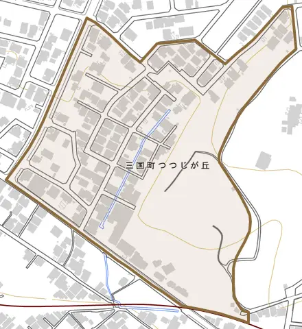 三国町つつじが丘とその周辺の地図。町の範囲を重ねている