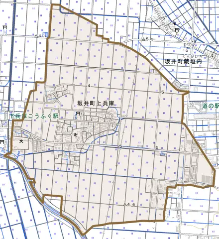 坂井町上兵庫とその周辺の地図。町の範囲を重ねている