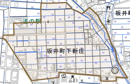 坂井町下新庄とその周辺の地図。町の範囲を重ねている