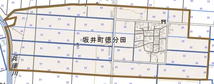 坂井町徳分田とその周辺の地図。町の範囲を重ねている