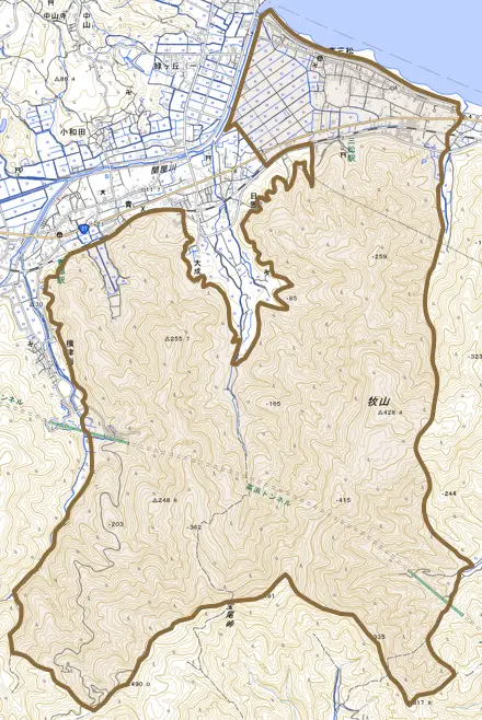 東三松とその周辺の地図。町の範囲を重ねている