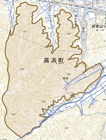 坂田とその周辺の地図。町の範囲を重ねている