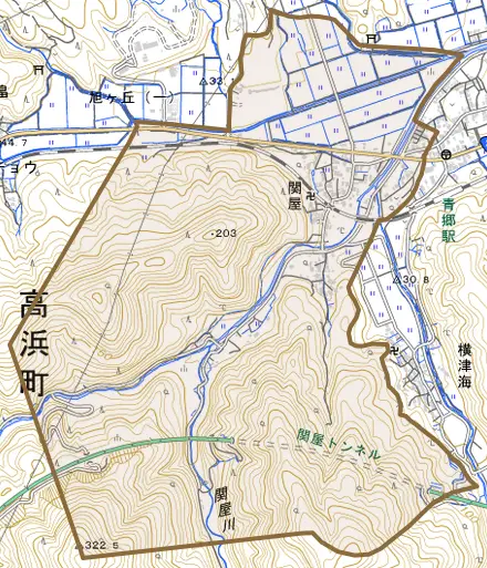 関屋とその周辺の地図。町の範囲を重ねている