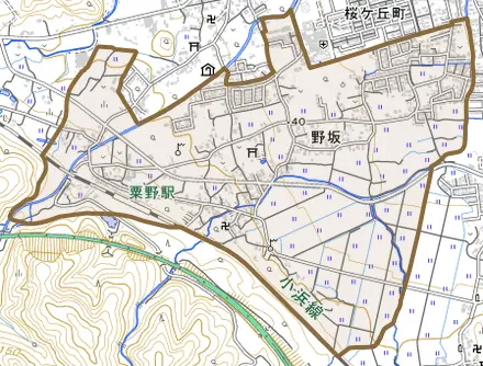野坂とその周辺の地図。町の範囲を重ねている