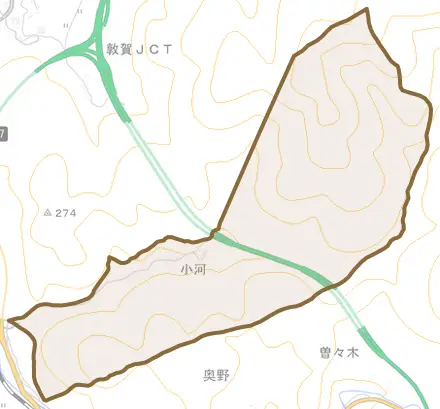 小河とその周辺の地図。町の範囲を重ねている