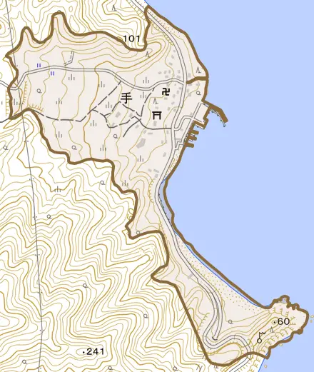 手とその周辺の地図。町の範囲を重ねている