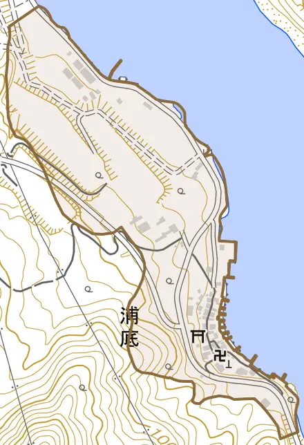 浦底とその周辺の地図。町の範囲を重ねている