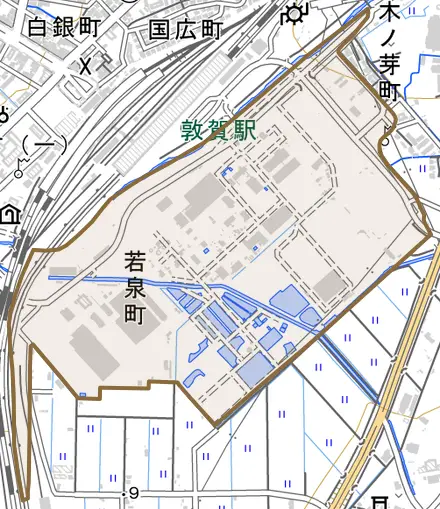 若泉町とその周辺の地図。町の範囲を重ねている