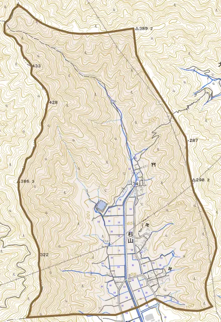 杉山とその周辺の地図。町の範囲を重ねている
