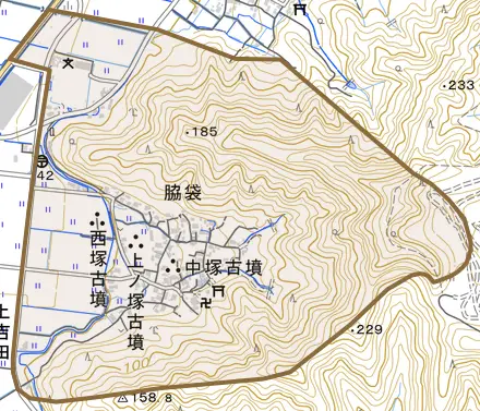 脇袋とその周辺の地図。町の範囲を重ねている