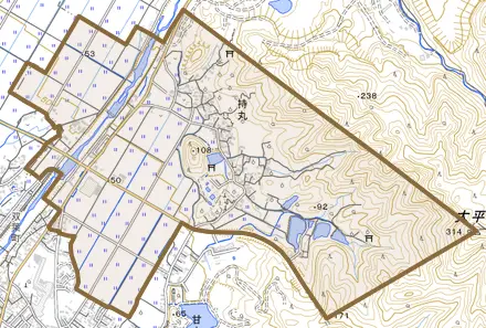 持丸とその周辺の地図。町の範囲を重ねている