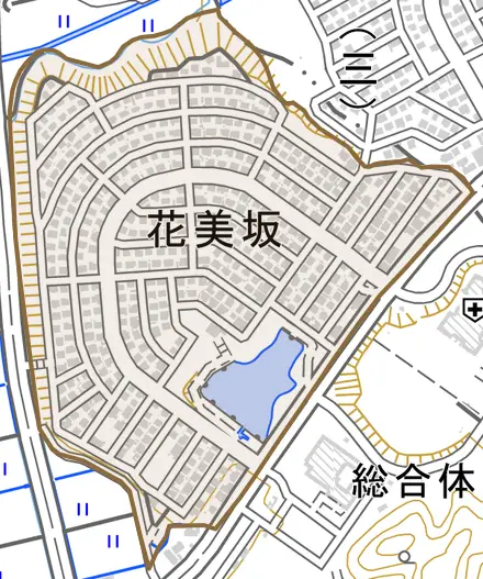 花美坂とその周辺の地図。町の範囲を重ねている