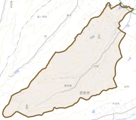 大字川内とその周辺の地図。町の範囲を重ねている