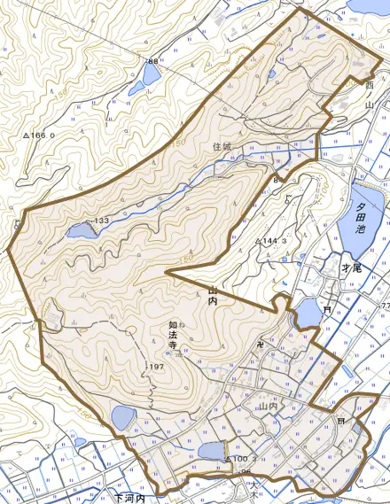 大字山内とその周辺の地図。町の範囲を重ねている