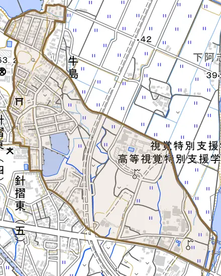 大字牛島とその周辺の地図。町の範囲を重ねている