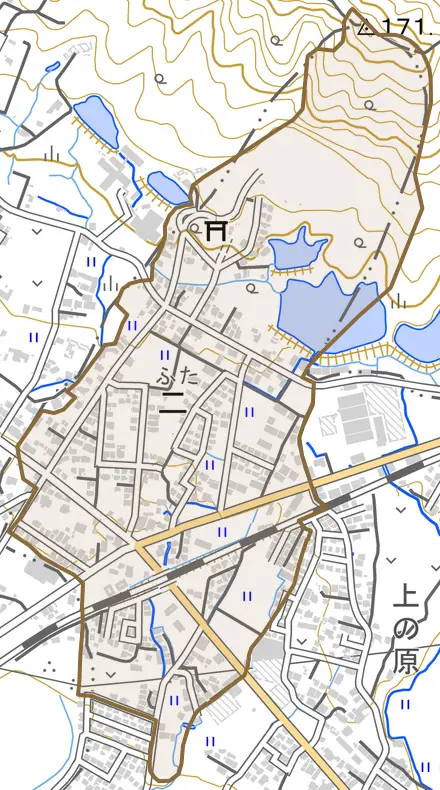 二とその周辺の地図。町の範囲を重ねている