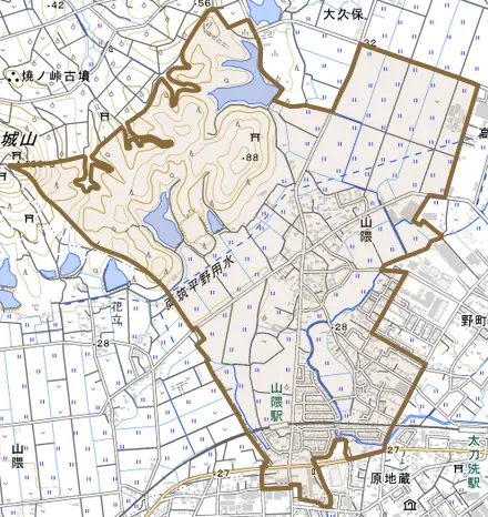 山隈とその周辺の地図。町の範囲を重ねている
