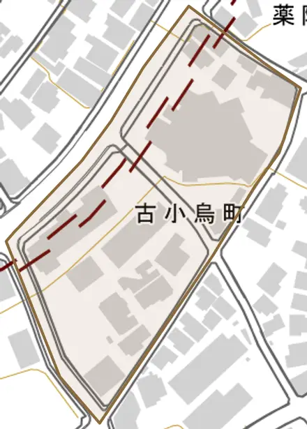 古小烏町とその周辺の地図。町の範囲を重ねている
