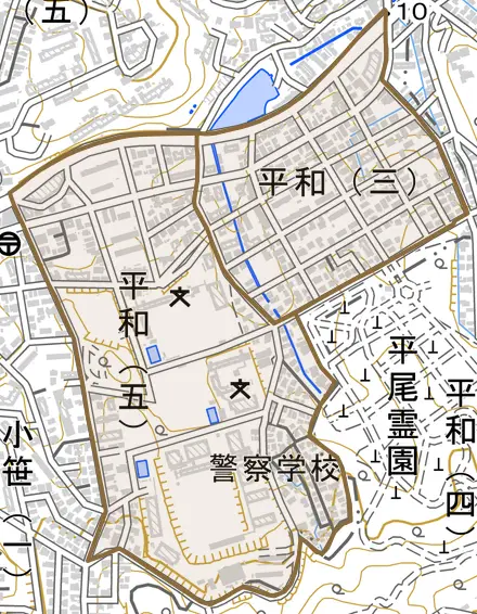平和とその周辺の地図。町の範囲を重ねている