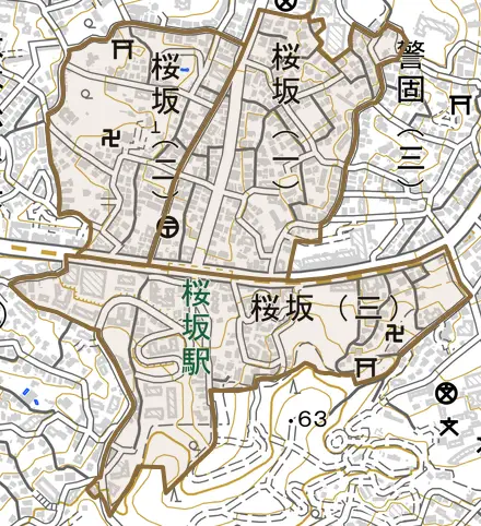 桜坂とその周辺の地図。町の範囲を重ねている